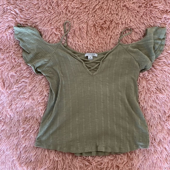 ⚡️Green Cold Shoulder Top⚡️ - Picture 2 of 3